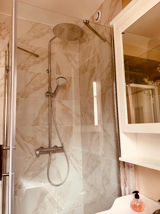 Privatunterkunft Parisian Style Private With Shared Bathroom Near Bastille And Gare De Lyon Paris