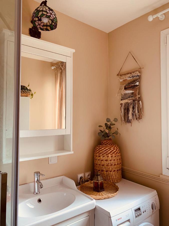Parisian Style Private With Shared Bathroom Near Bastille And Gare De Lyon Privatunterkunft Paris